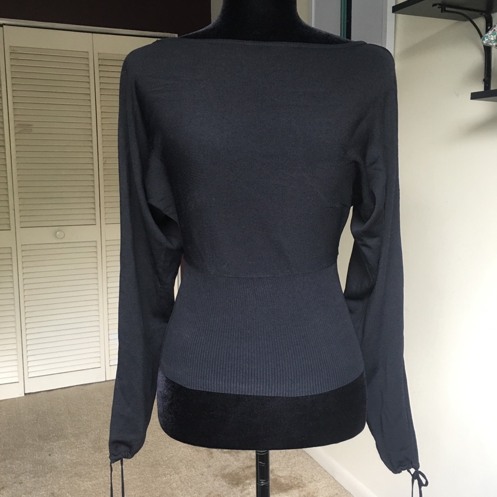 🖤 FOREVER 21 COLD SHOULDER SWEATER SHIRT BLACK SIZE MEDIUM LONG SLEEVE